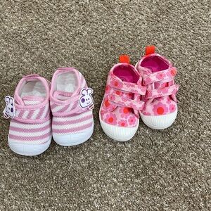 Baby shoes size 4